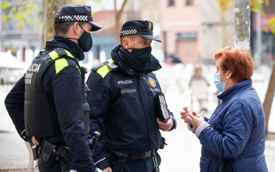 Dos agents de la nova Divisió de Policia de Districte | Roger Benet